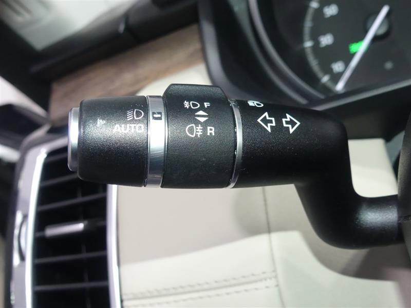 Used 2017 Land Rover Discovery HSE image 35