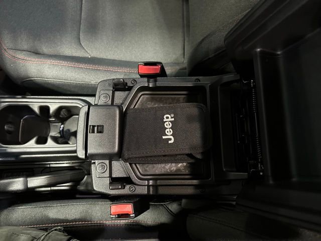 Used 2025 Jeep Gladiator Rubicon w/ Convenience Group image 31