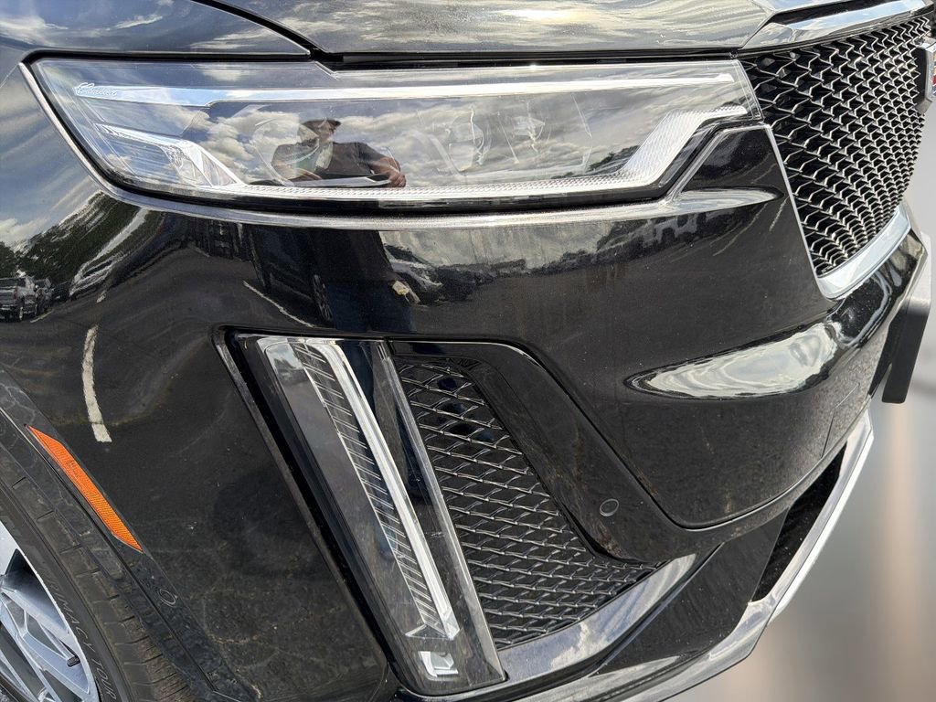 Certified 2025 Cadillac XT6 Sport w/ Platinum Package AWD/4WD image 10