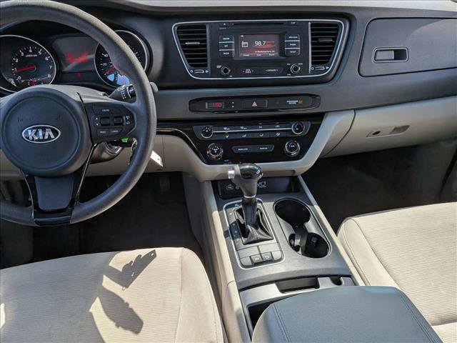 Used 2015 Kia Sedona LX image 16