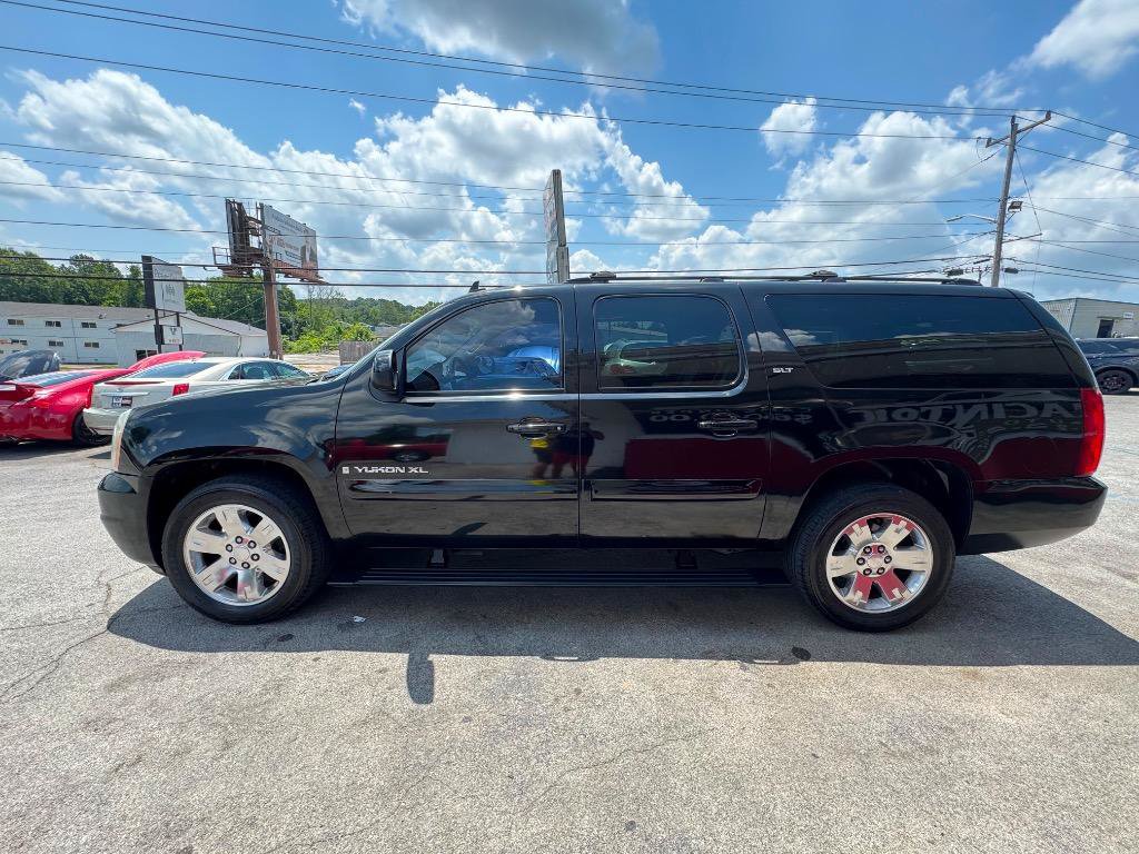 Used 2007 GMC Yukon XL SLT w/ SLT Preferred Equipment Group AWD/4WD image 5