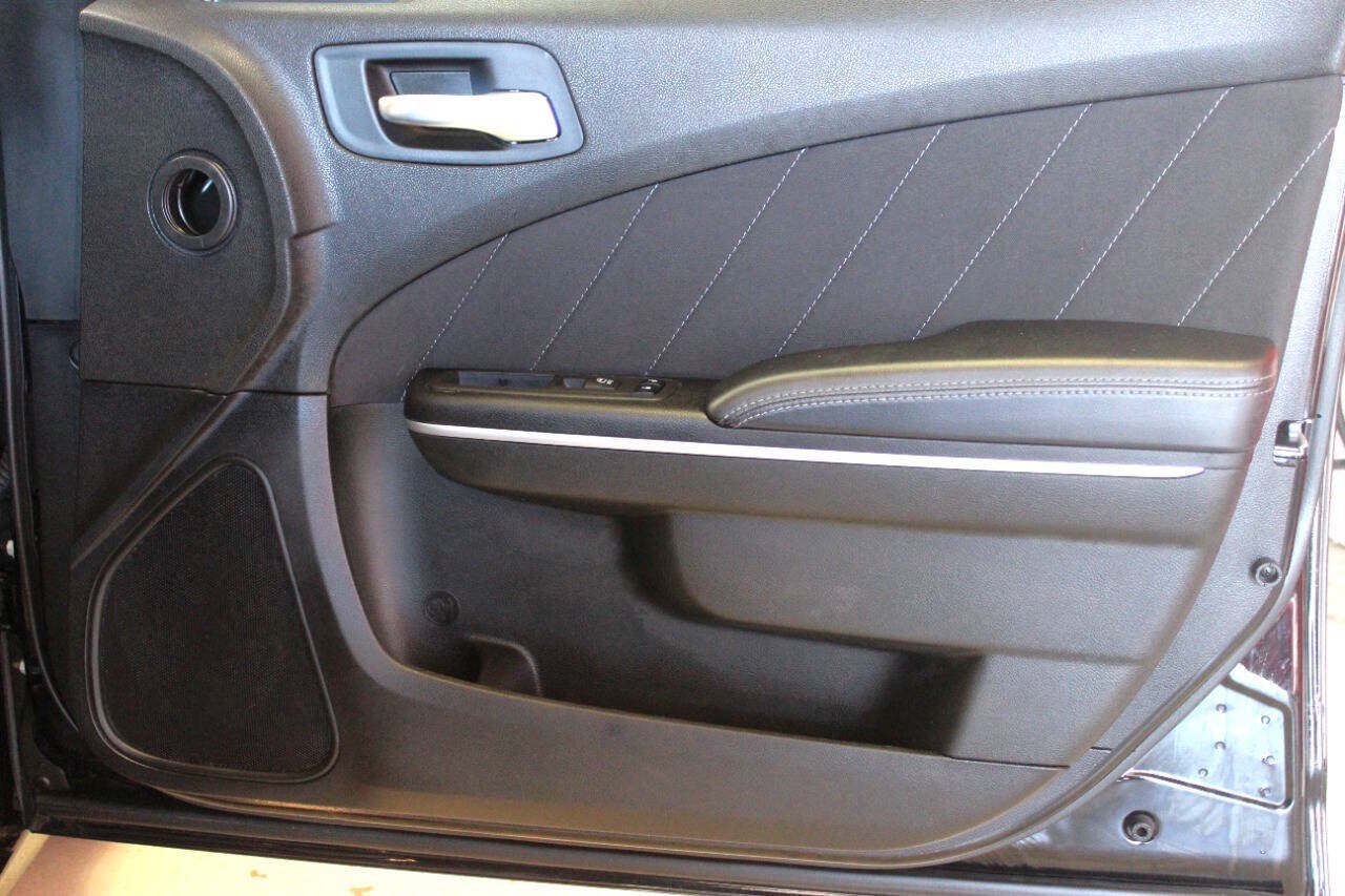 Used 2023 Dodge Charger SXT RWD image 10