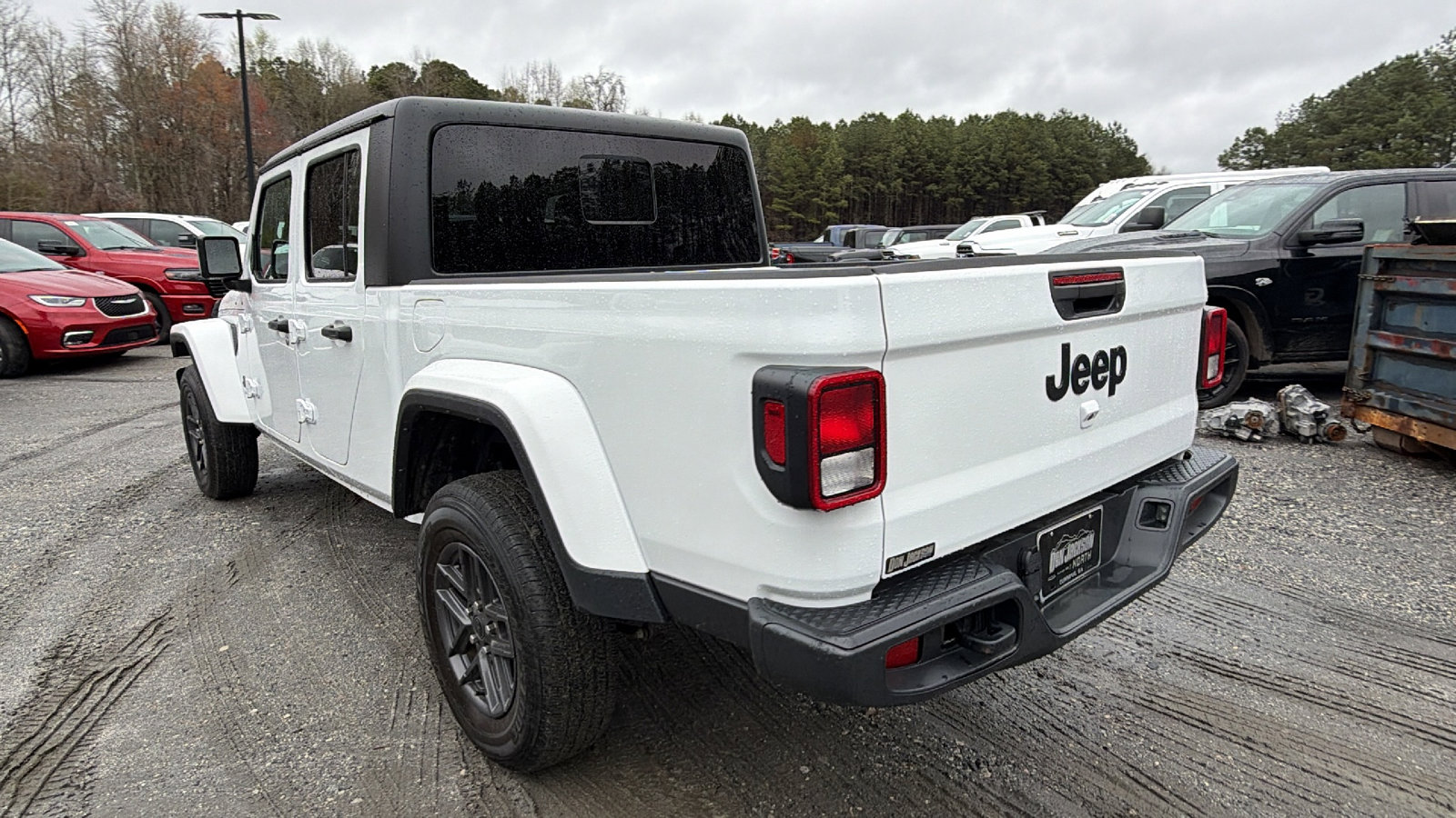 Used 2024 Jeep Gladiator Sport image 10