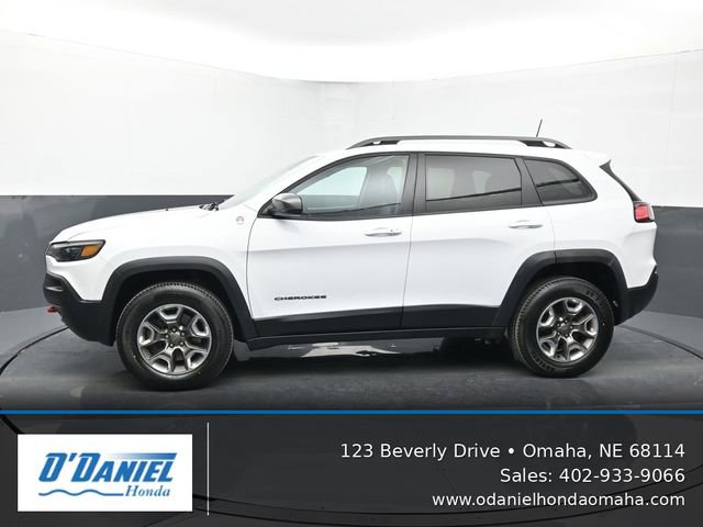 Used 2019 Jeep Cherokee Trailhawk w/ Cold Weather Group AWD/4WD image 2