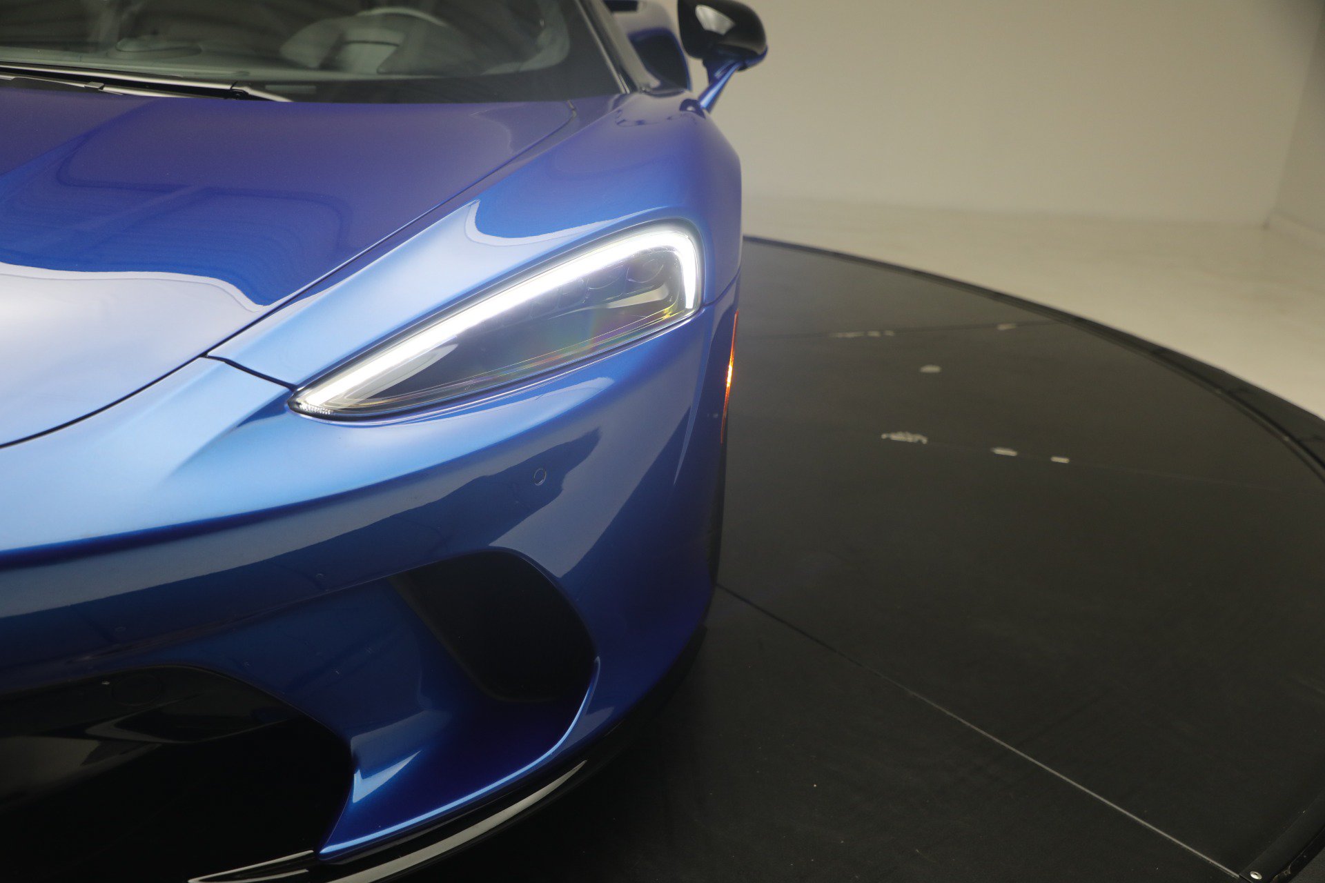 Used 2023 McLaren GT RWD image 33