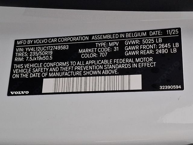 Certified 2026 Volvo XC40 B5 Plus AWD/4WD image 22