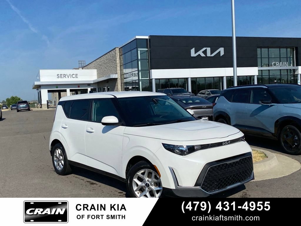 Used 2024 Kia Soul LX w/ Option Group 015 FWD video 1