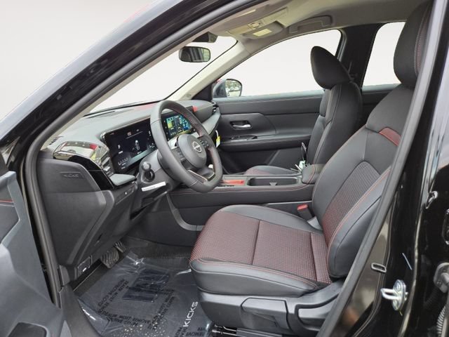 New 2026 Nissan Kicks SR w/ Cold Weather Package AWD/4WD image 14