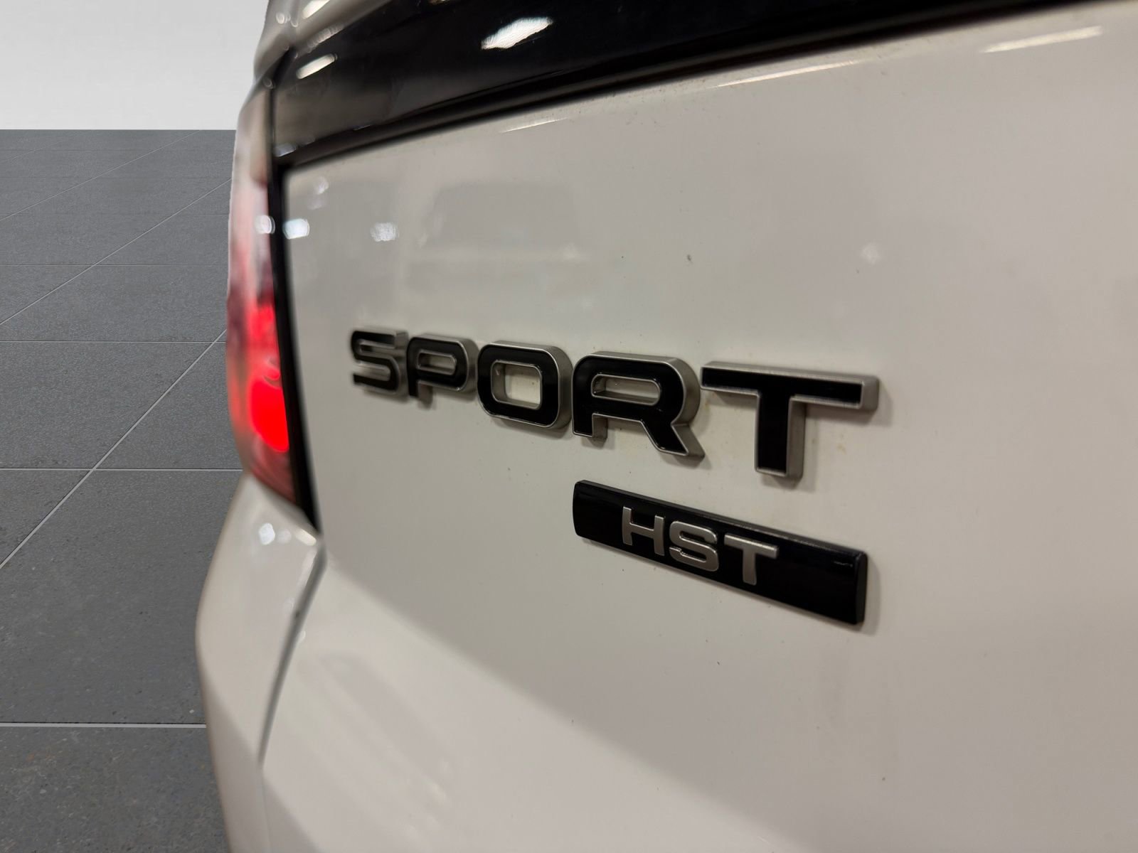 Used 2019 Land Rover Range Rover Sport HST image 45