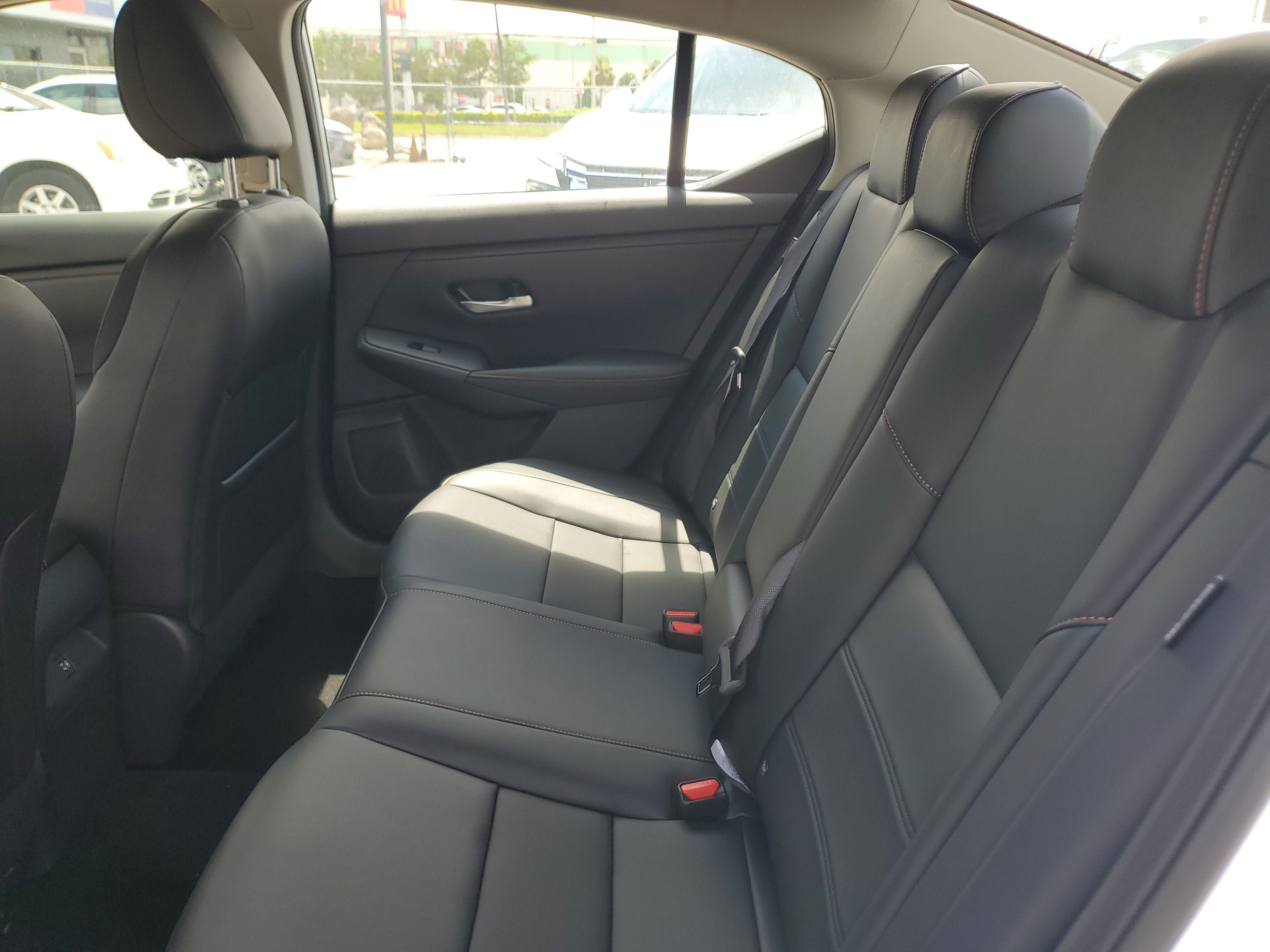 New 2025 Nissan Sentra SR w/ SR Premium Package FWD image 17