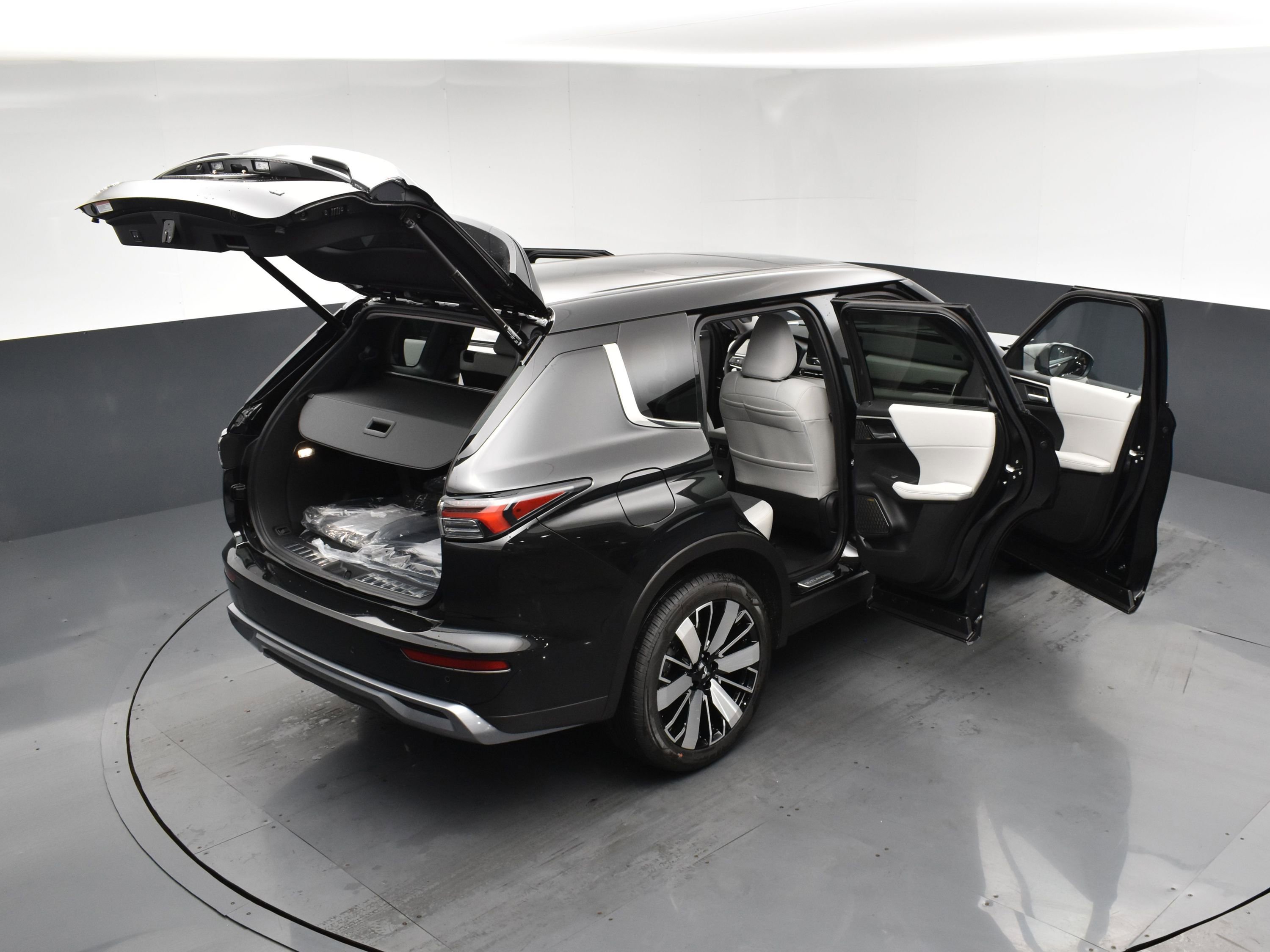 New 2026 Mitsubishi Outlander LE image 26