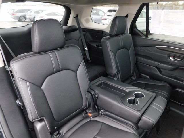 New 2026 Honda Pilot Touring image 23
