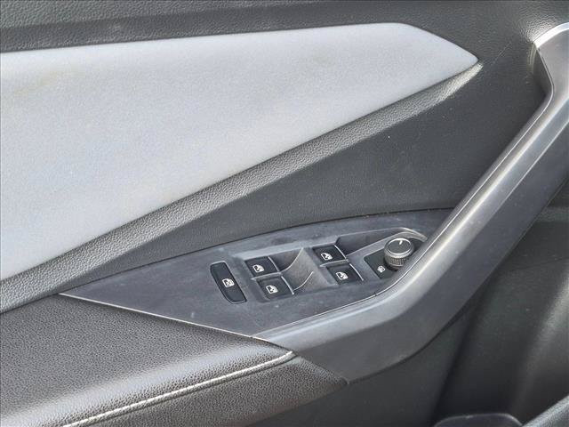 Used 2025 Volkswagen Jetta SE FWD image 11