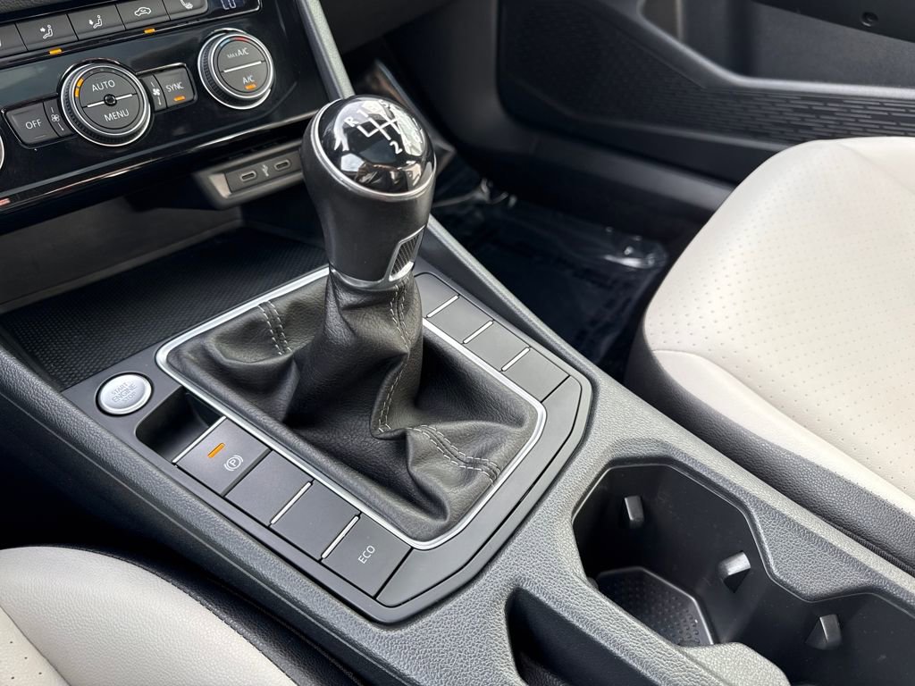 Certified 2021 Volkswagen Jetta R-Line image 26