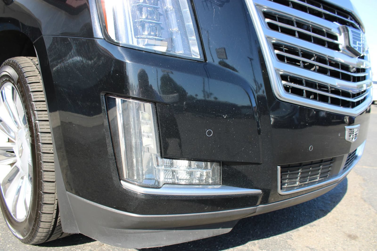 Used 2016 Cadillac Escalade Platinum AWD/4WD image 5