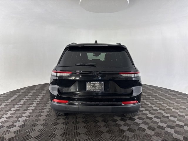 Used 2024 Jeep Grand Cherokee Altitude image 7