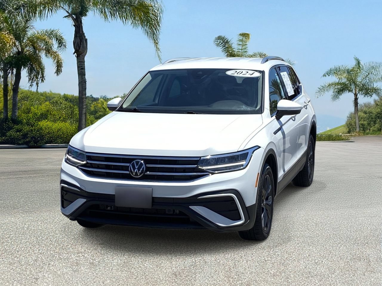 Used 2024 Volkswagen Tiguan SE AWD/4WD image 7