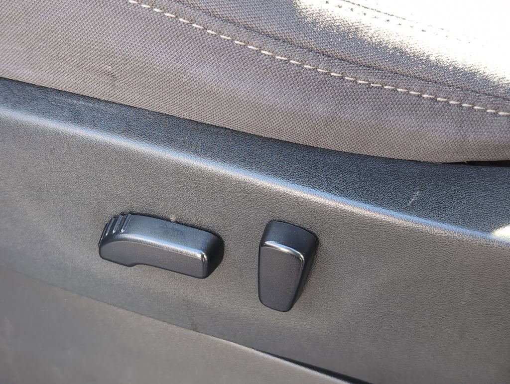 Used 2022 Nissan Frontier SV image 18