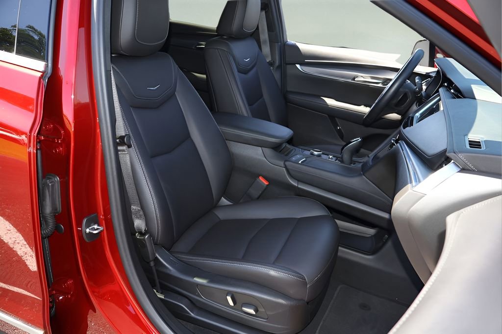 Certified 2023 Cadillac XT5 Luxury image 17