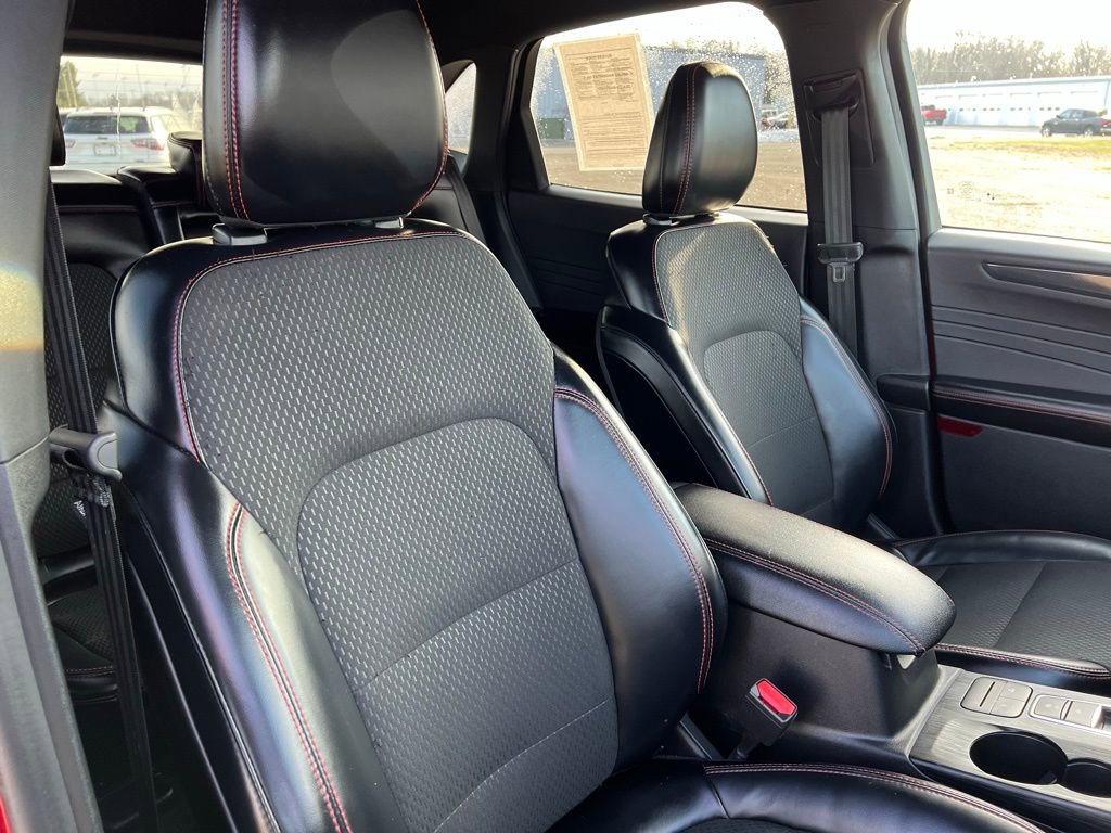 Used 2025 Ford Escape ST-Line image 11