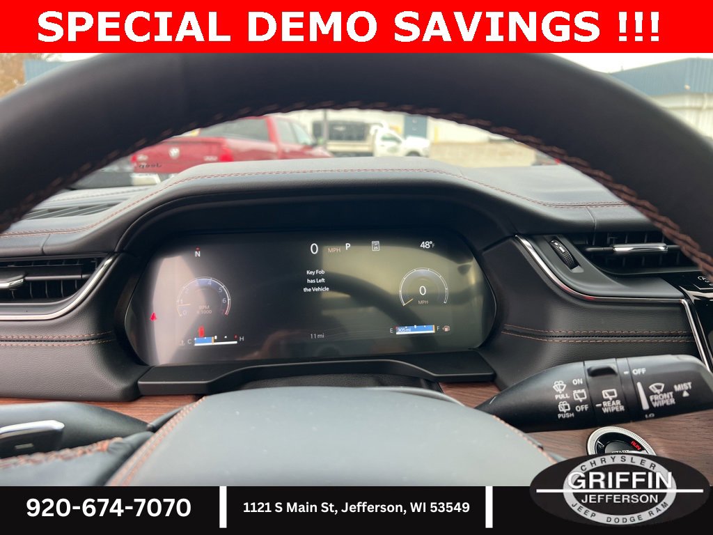 New 2025 Jeep Grand Cherokee L Summit w/ Obsidian Package image 26