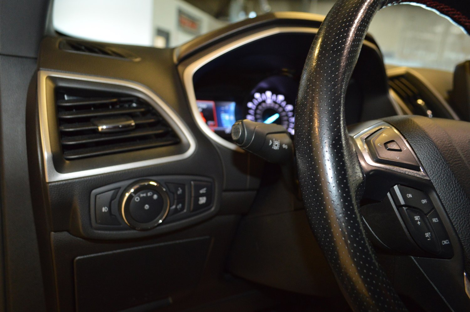 Used 2021 Ford Edge ST-Line AWD/4WD image 15