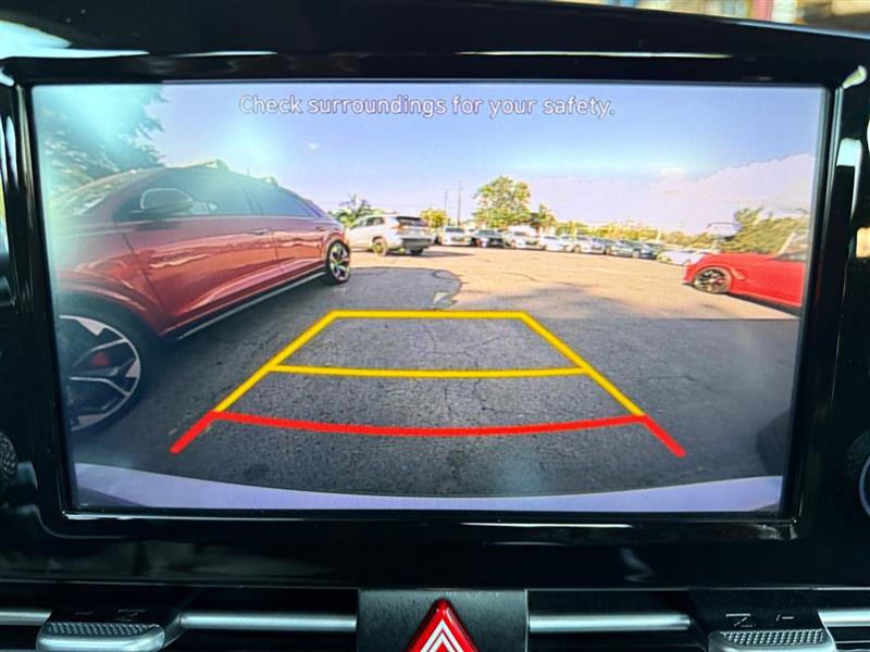 Used 2022 Hyundai Elantra SEL w/ Convenience + Premium Package image 22