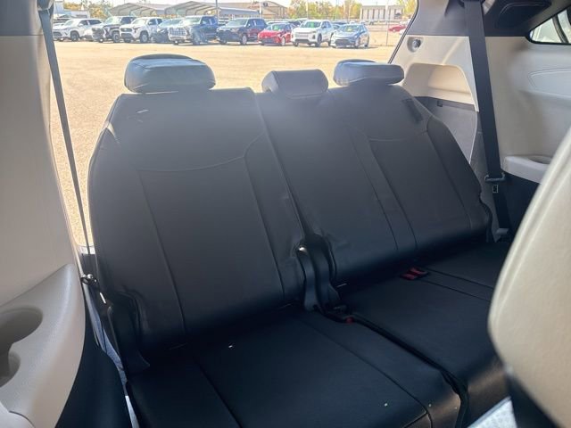 Used 2025 Toyota Sienna Limited image 17