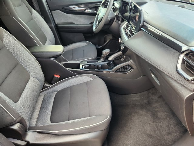 Used 2025 Chevrolet TrailBlazer LT FWD image 14