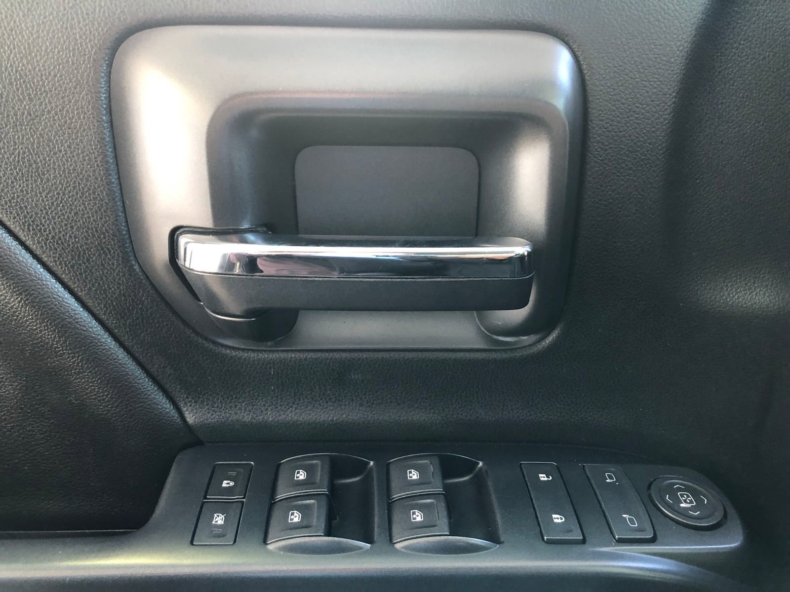 Used 2017 Chevrolet Silverado 1500 LT w/ Midnight Edition image 37