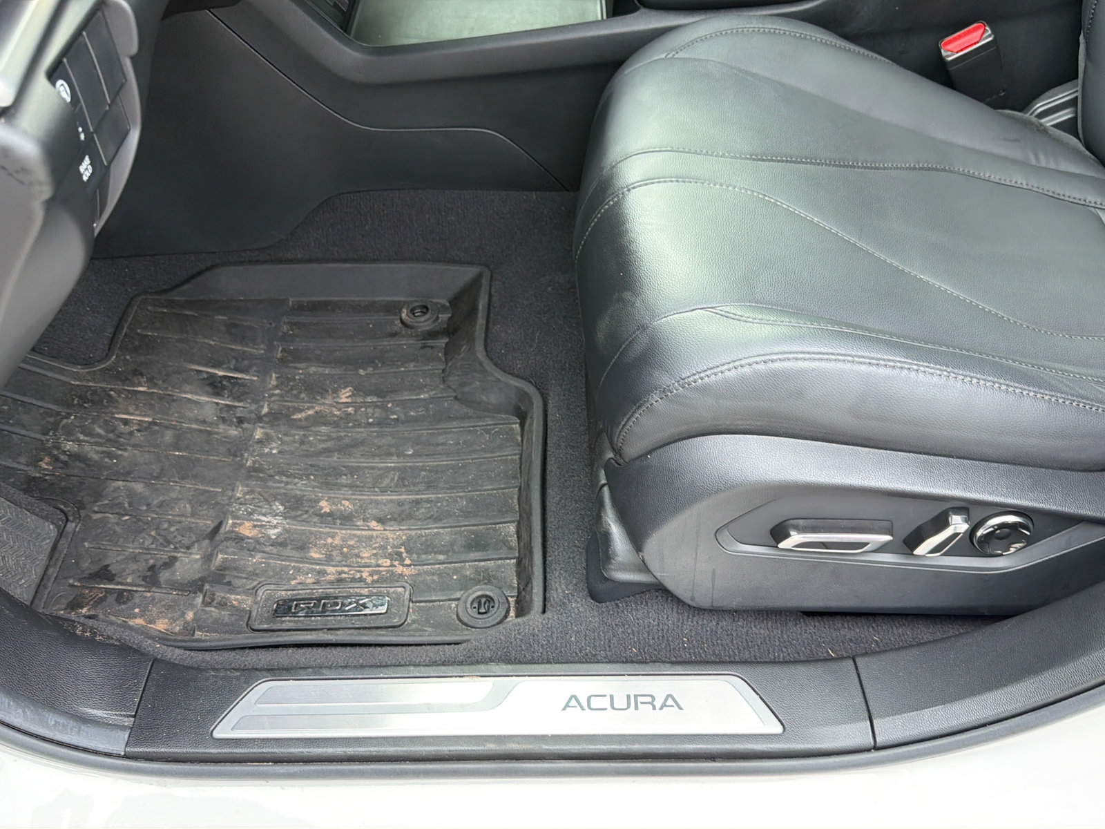 Used 2024 Acura RDX SH-AWD image 34
