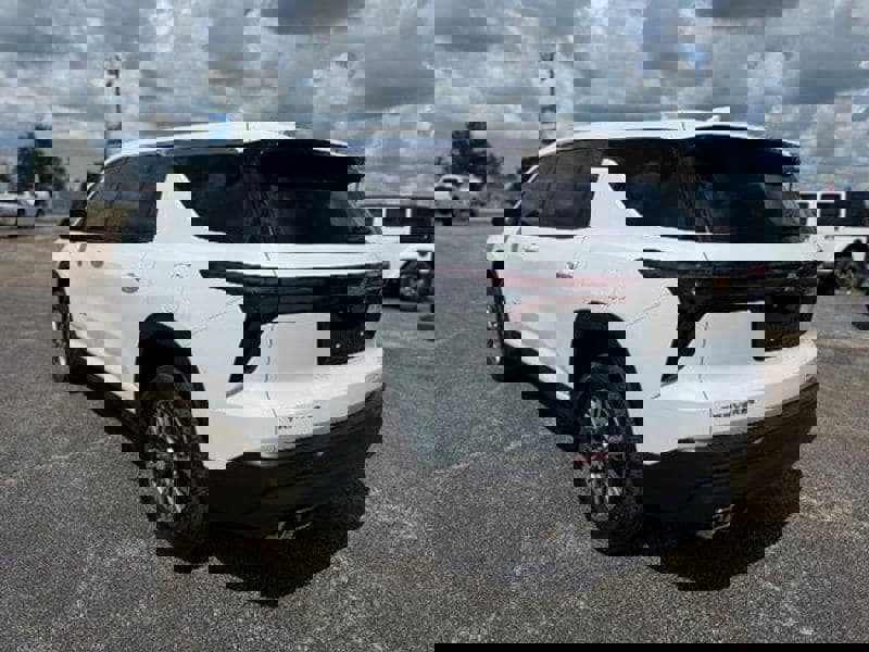 Used 2024 Chevrolet Traverse LS image 51