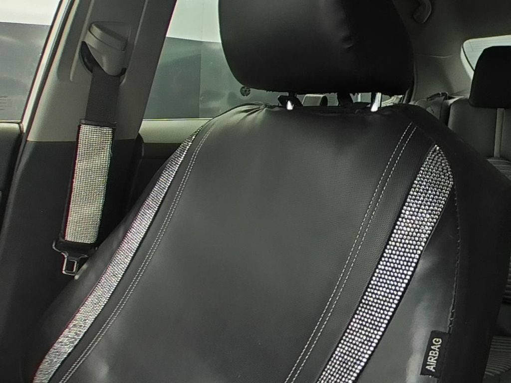 Used 2019 Toyota Camry SE w/ Audio Package FWD image 9