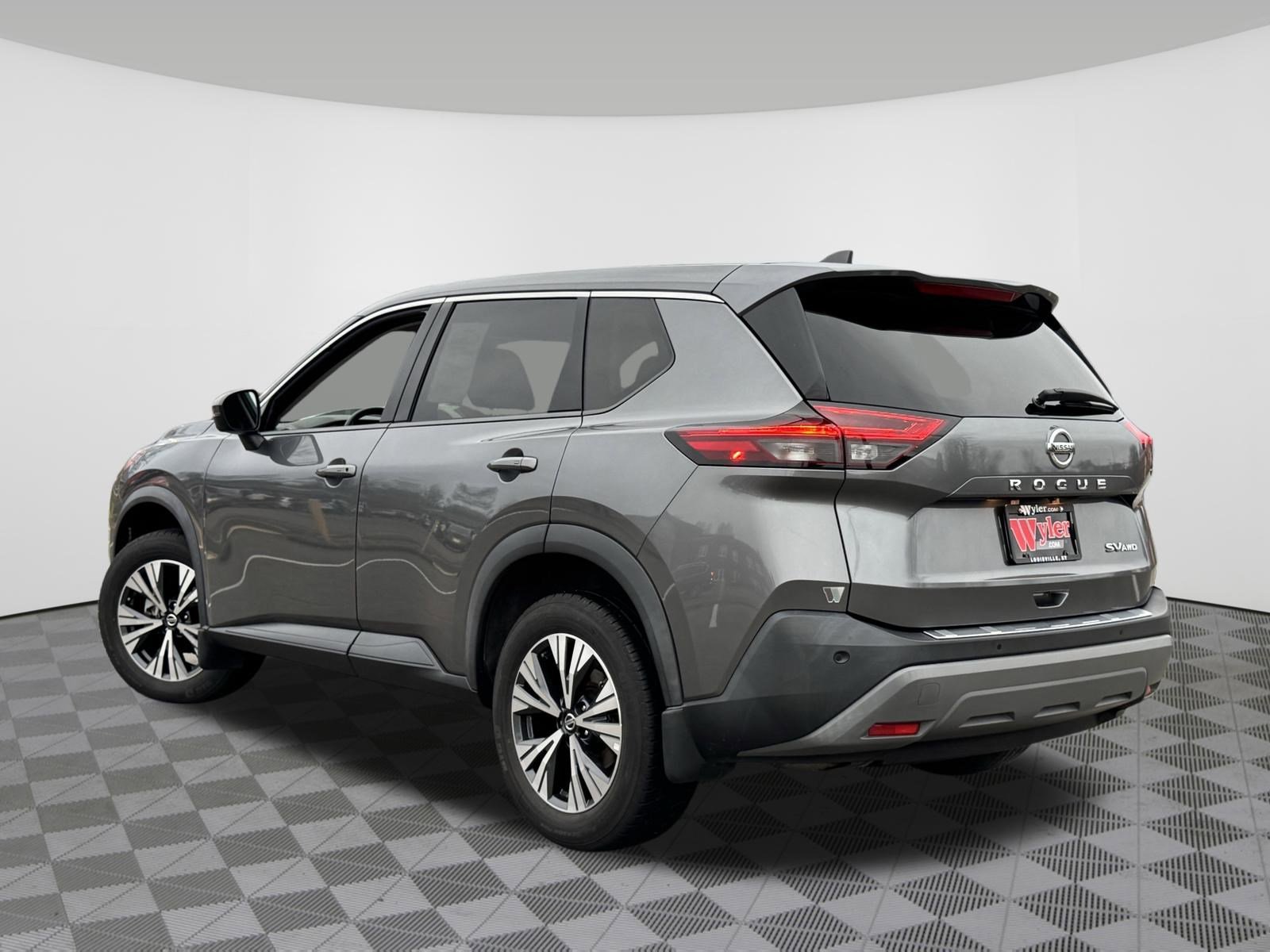 Certified 2021 Nissan Rogue SV image 17