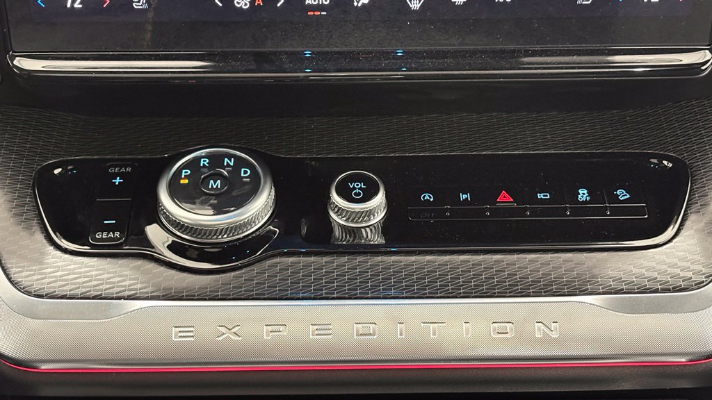 New 2026 Ford Expedition Max Platinum w/ Stealth Performance Package AWD/4WD image 52
