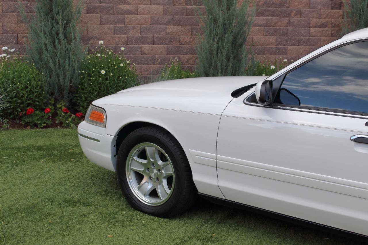 Used 1999 Ford Crown Victoria LX RWD image 37