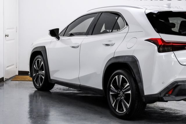 Used 2019 Lexus UX 200 w/ Premium Package FWD image 17