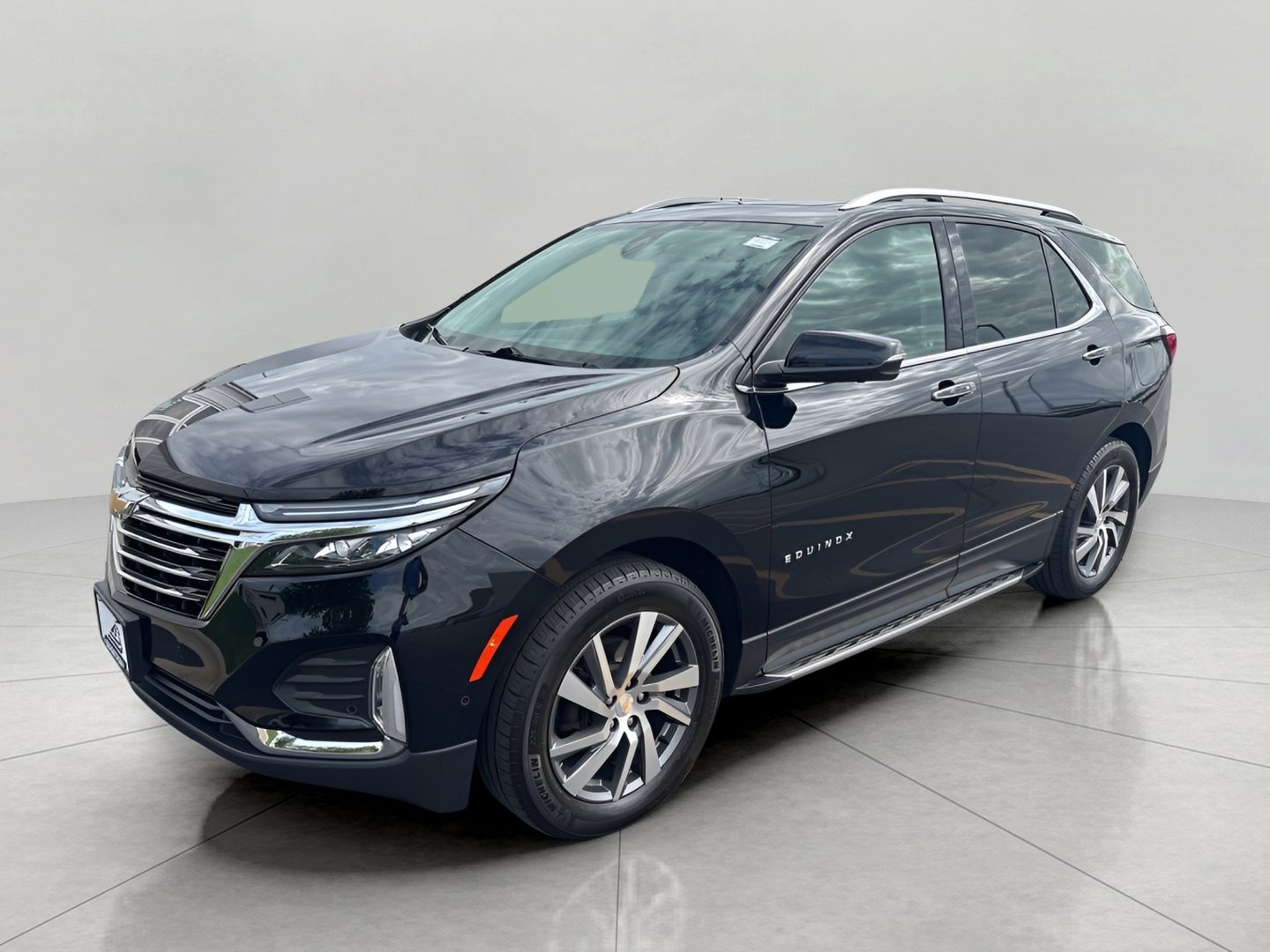 Used 2023 Chevrolet Equinox Premier AWD/4WD image 8