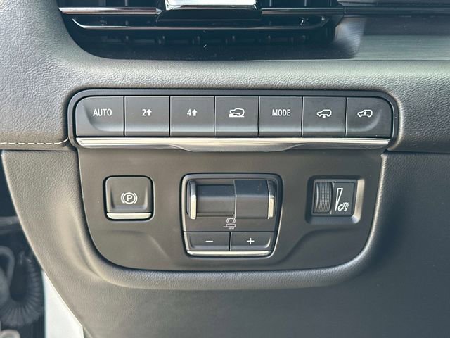 Used 2024 Cadillac Escalade Premium Luxury w/ Performance Package image 12