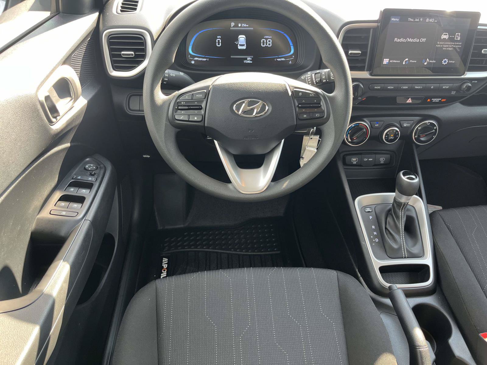 Certified 2025 Hyundai Venue SE FWD image 12