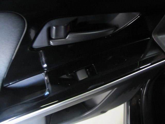 Used 2025 Subaru Solterra Premium image 14