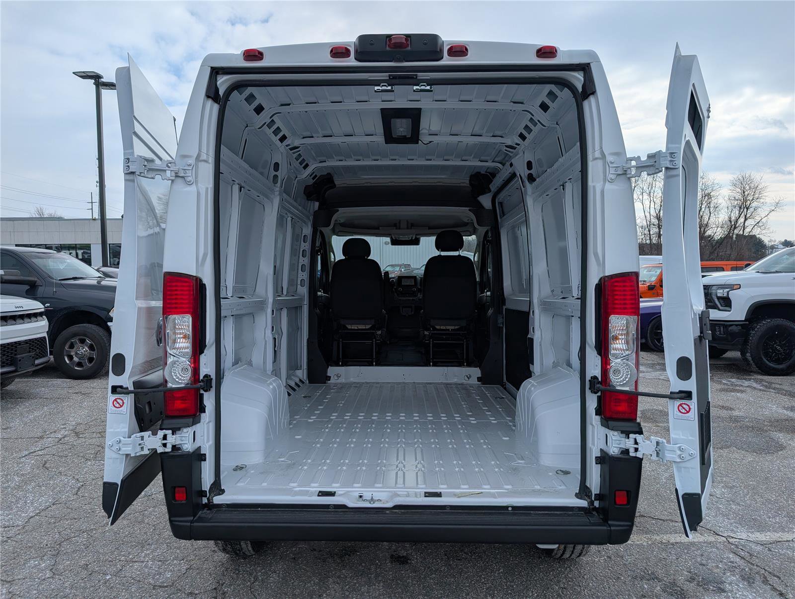 New 2026 RAM ProMaster 2500 w/ Convenience Group image 8