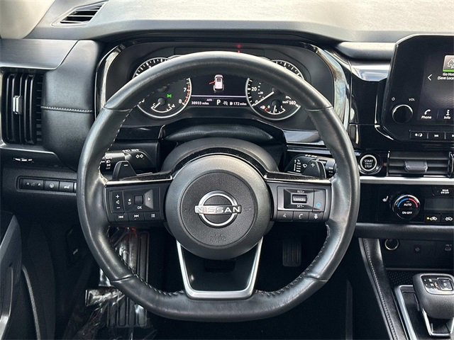 Used 2023 Nissan Pathfinder SL image 11