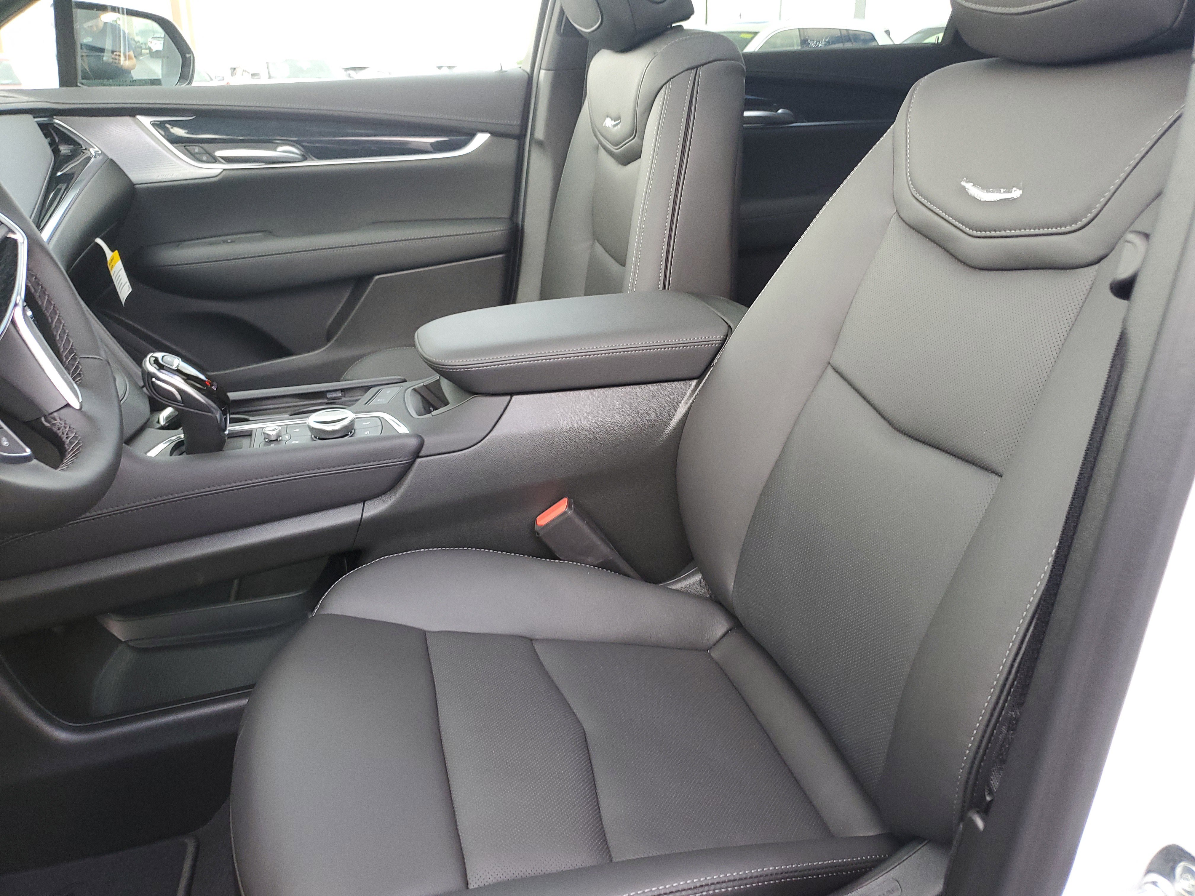 New 2025 Cadillac XT5 Premium Luxury image 12
