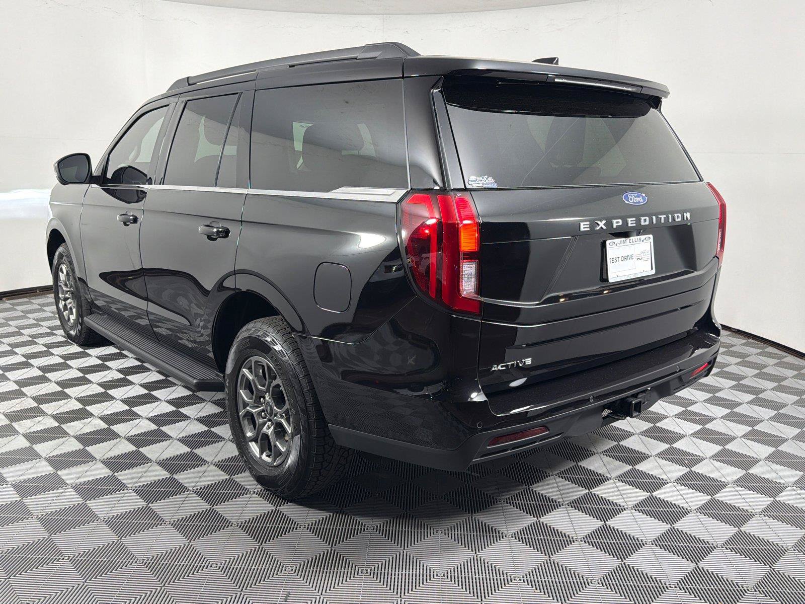 Used 2026 Ford Expedition Active RWD image 5