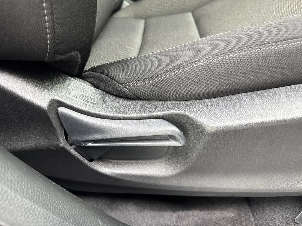 Used 2025 Honda CR-V LX image 46