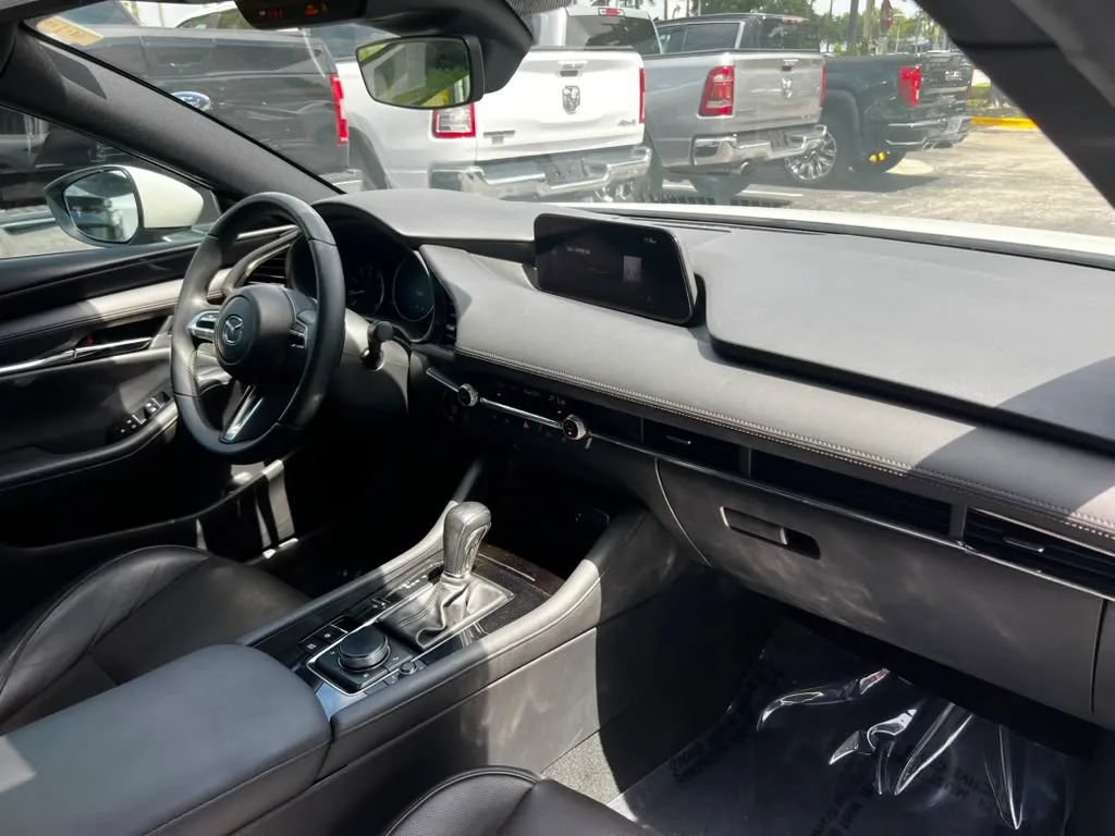 Used 2019 MAZDA MAZDA3 Hatchback w/ Premium Package FWD image 18