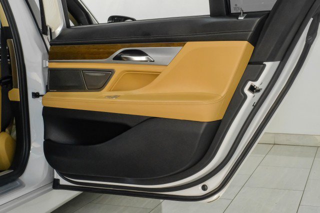 Used 2019 BMW 740i w/ Executive Package RWD image 52