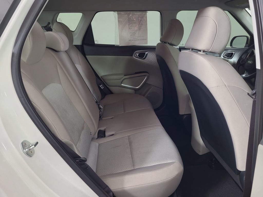 Used 2021 Kia Soul LX image 20