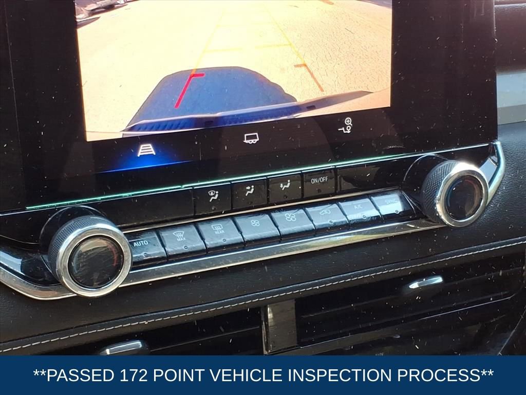 Used 2024 Chevrolet Colorado LT w/ LT Convenience Package image 4